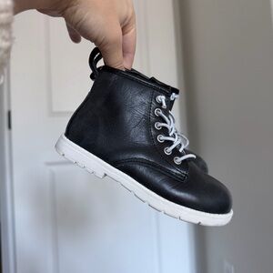 Little & Loved Black Leather Kids Boots Side Zipper Size 8C Unisex Toddler